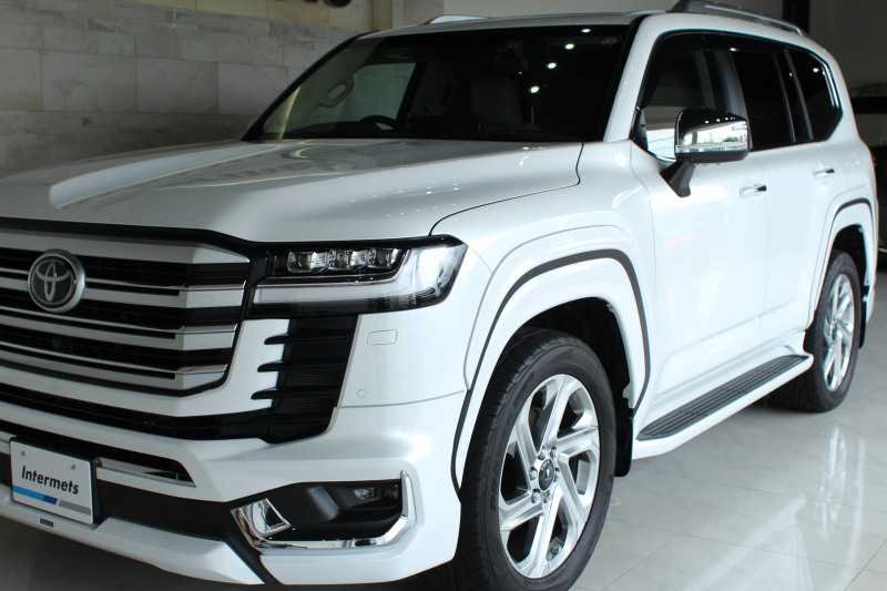 TOYOTA Land Cruiser ZX 入庫致しました