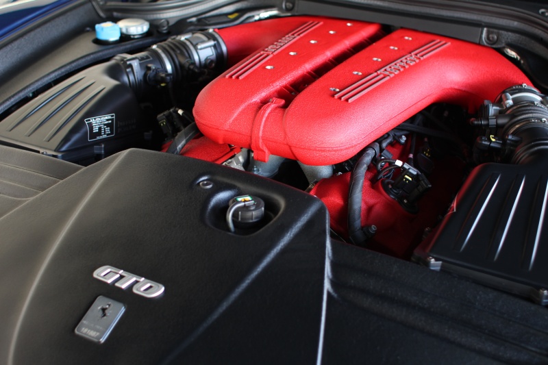 フェラーリ 599 GTO ディーラー車 Bule Abudhabi/Grigio Silverstone