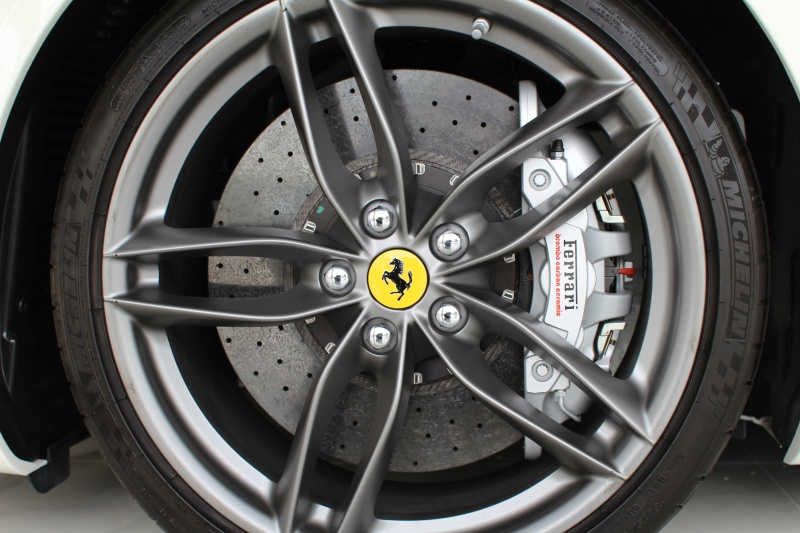 フェラーリ 488GTB D車 2TONE BODY PAINTING 中古車 情報 | インターメッツ